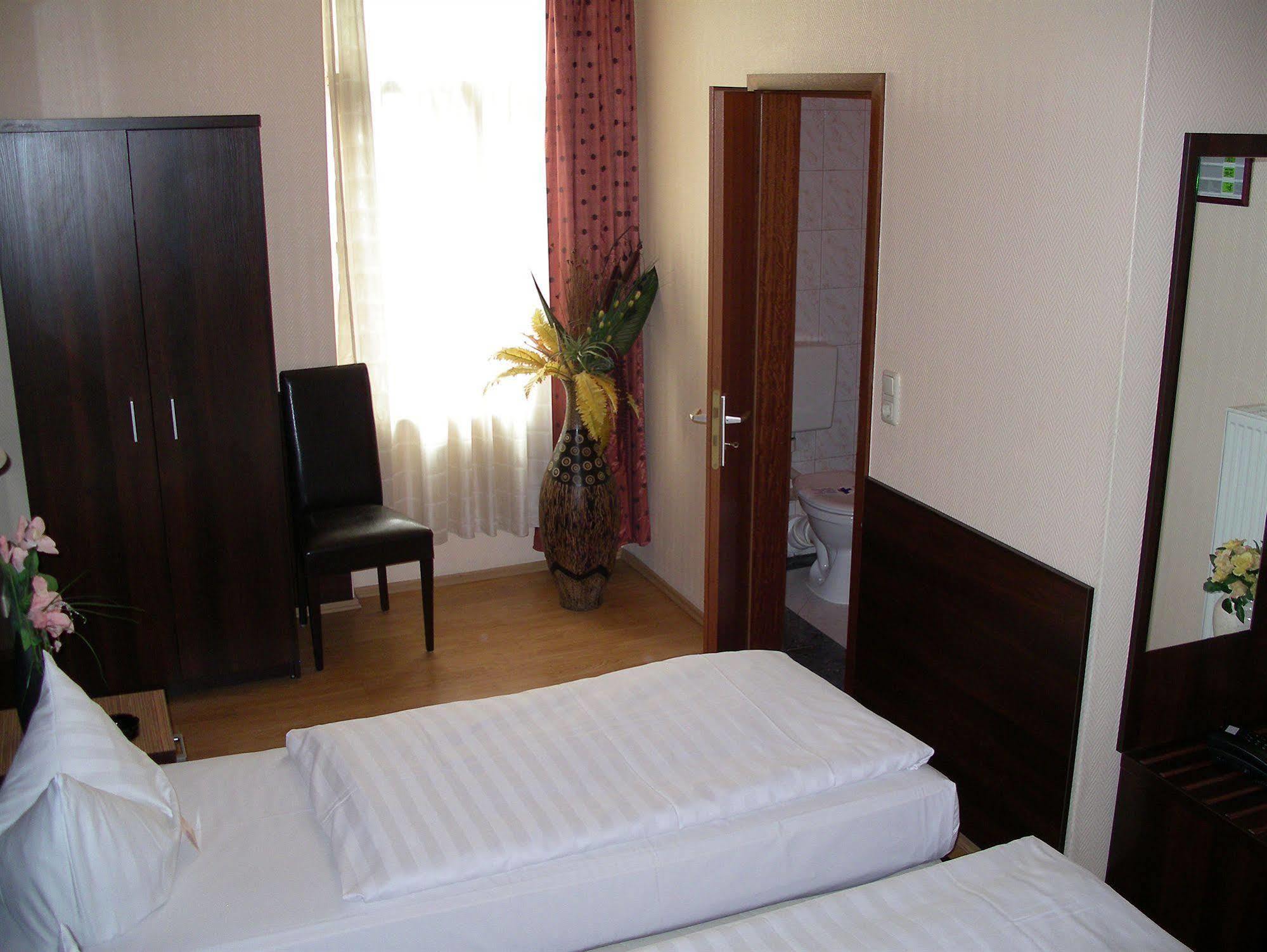 Hotel Elbe Street 34 Франкфурт-на-Майне Экстерьер фото