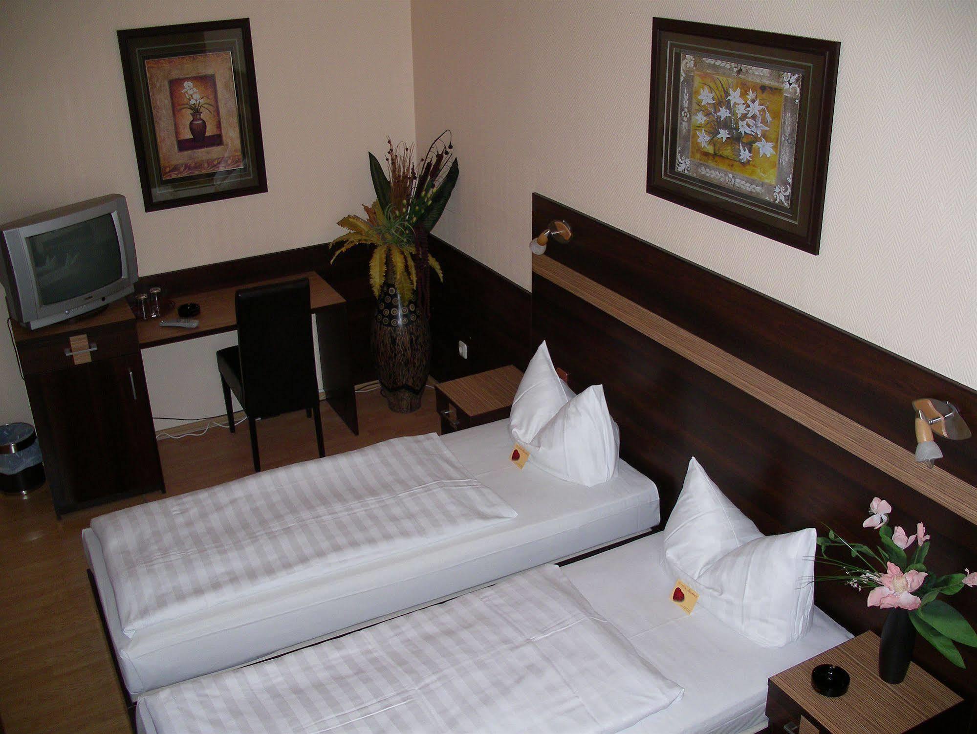 Hotel Elbe Street 34 Франкфурт-на-Майне Экстерьер фото